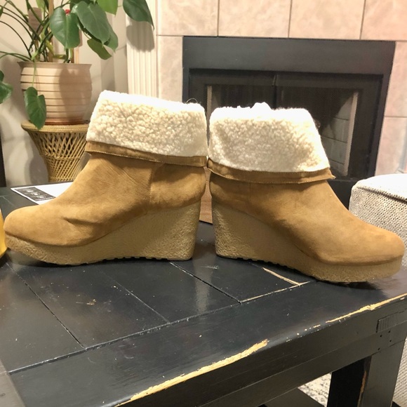 NWT Bamboo Sherpa Booties - Picture 7 of 7